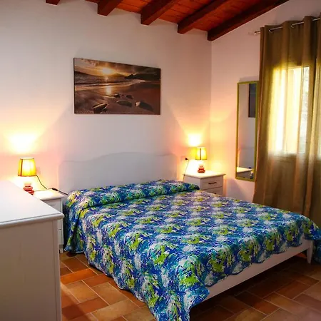Iss Travel, Stazzu Fioritu - Ground Floor Apartments With Sea View Semesterbostad