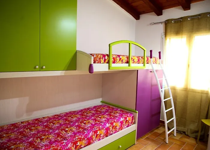 Дом отдыха Iss Travel, Stazzu Fioritu - Ground Floor With Sea View