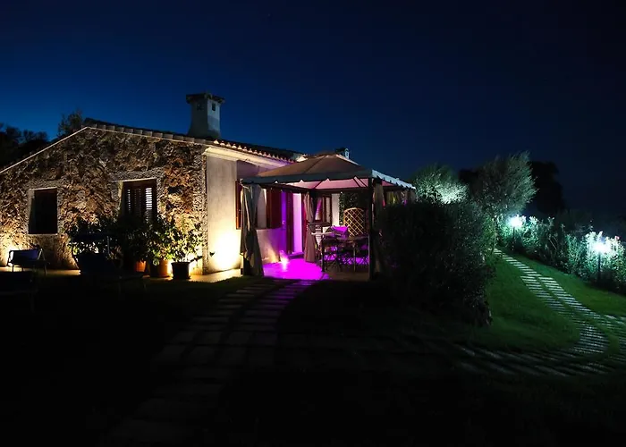Дом отдыха Iss Travel, Stazzu Fioritu - Ground Floor With Sea View Сан-Теодоро